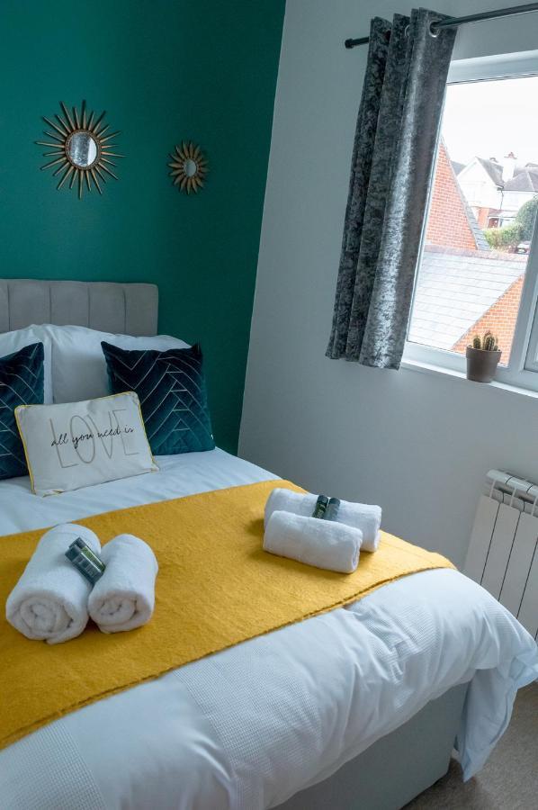 Апартаменты Bed& Boujee With Sea Views Торки Экстерьер фото