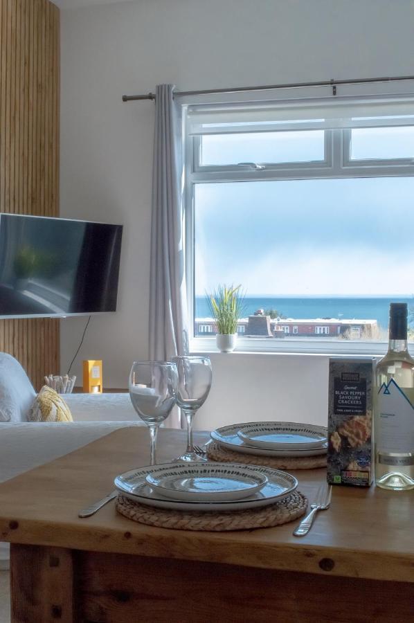 Апартаменты Bed& Boujee With Sea Views Торки Экстерьер фото